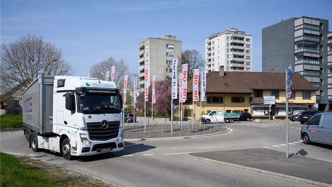 Immer mehr Verkehr auf der Landstrasse? Obersiggenthal sieht sich als Verlierer der kantonalen Strassenplanung. Bild: Alex Spichale (2. April 2019)