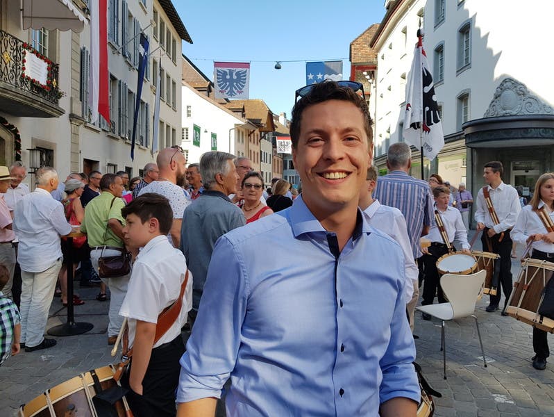 Der höchste Aarauer, Einwohnerratspräsident Matthias Keller, wünscht allen einen schönen Maienzug!