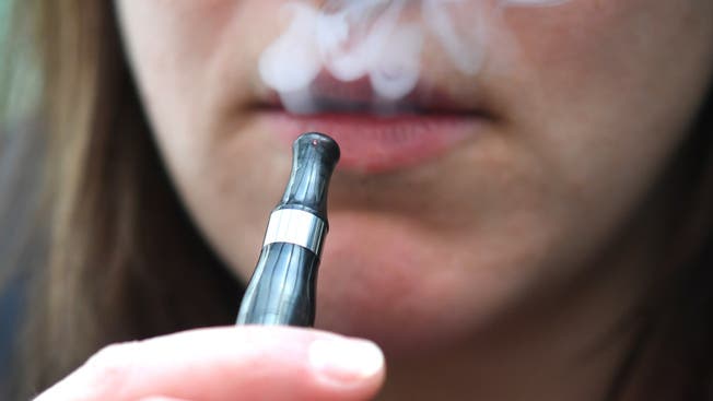 E-Zigaretten werden künftig für Jugendliche verboten. (Symbolbild)