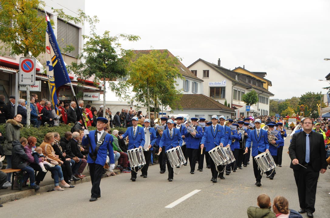 Die Polizeimusik Zürich-Stadt macht den Abschluss - Sujet 55.