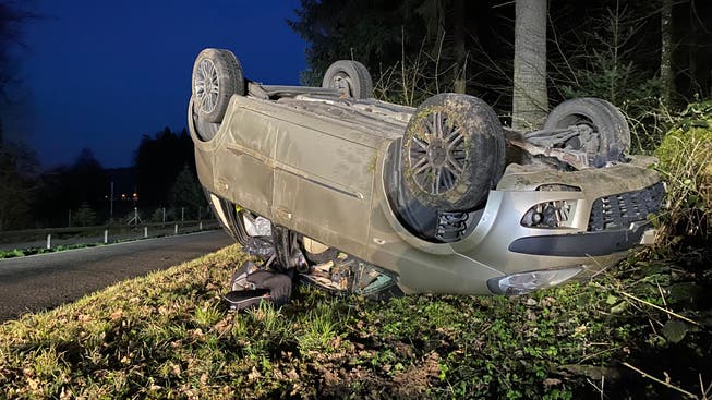 Eine 33-jährige Italienerin überschlug sich mehrfach. Sie und der Beifahrer blieben unverletzt.