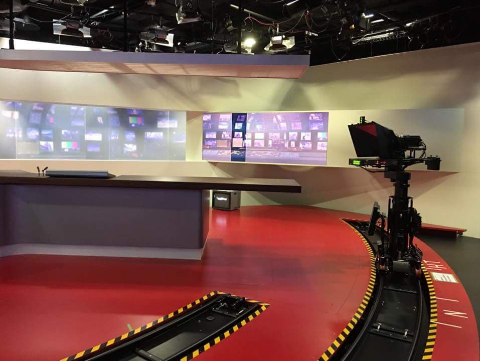 Das legendäre Nachrichtenstudio Aus diesem Studio werden die Nachrichten und das 10vor10 gesendet. Foto EE