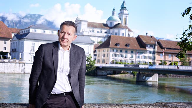 Christof Gasser, 59, Betriebsökonom ehemaliger Dozent für Strategisches Management Fachhochschule Nordwestschweiz, lebte und arbeitete während zwölf Jahren in Asien, heute selbstständiger Schriftsteller und Autor der schweizweit erfolgreichen «Solothurn»-Krimis.