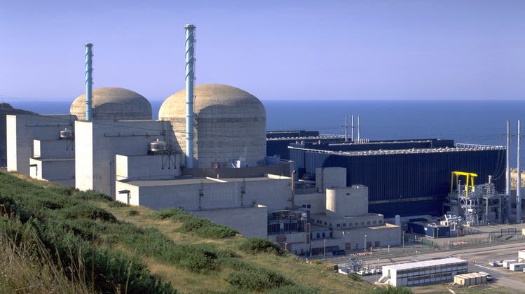 Risse in der Atompolitik: Vorzeige-Reaktor muss schon vor Inbetriebnahme repariert werden