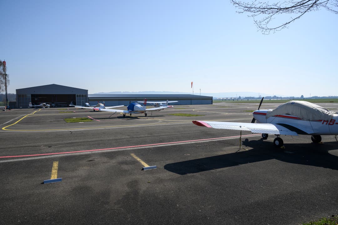 Auf dem Regionalflugplatz Birrfeld stehen die Flieger still.