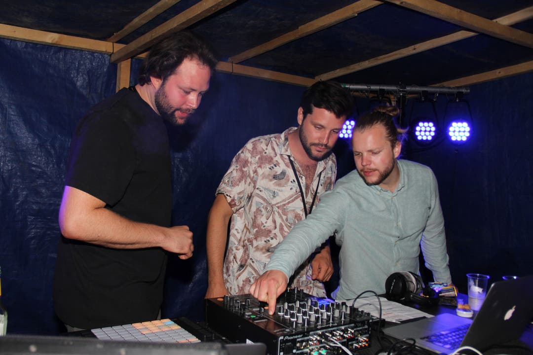 Die DJs "Gebrøder Grímm" sorgten nach Konzertende für ausgelassene Stimmung unter den Besuchern.