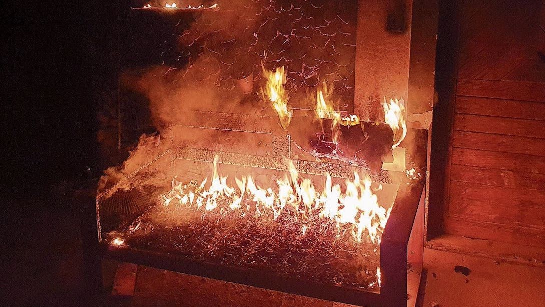 2. Dezember: Eine Bank an einer Holzwand brennt. 1. Dezember: Das älteste Haus steht in Flammen. 17. August: Die Waldhütte brennt komplett nieder. 16. August: Der Brand bei der Kistenfabrik kann gelöscht werden.