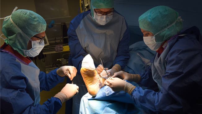 In der Region werden laut den Regierungen beider Basel zu viele orthopädische Eingriffe durchgeführt. Der Konkurrenzkampf ist gross.