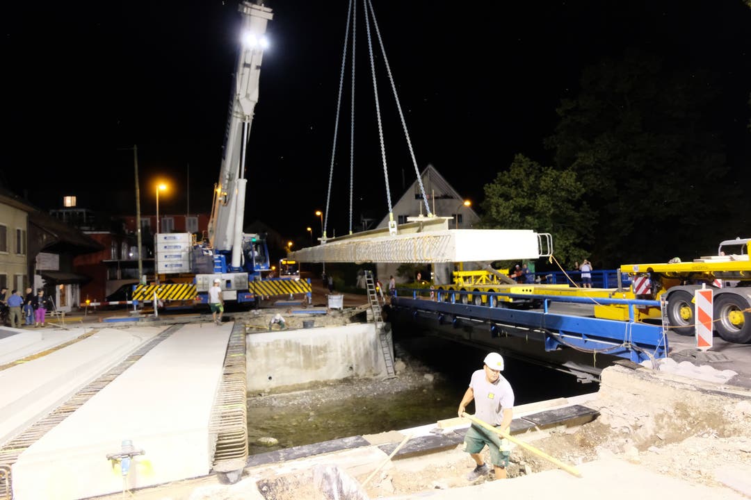 Brückenschlag über die Reppisch in der Nacht auf den 30. Juli 2019