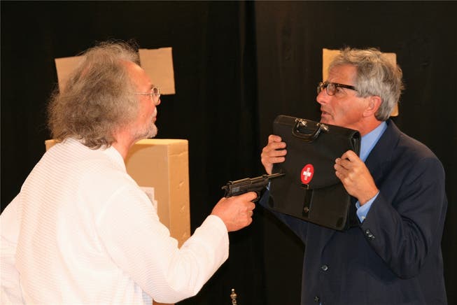 Wilfried Gronau (links) und Kaspar Lüscher überzeugen mit ihrer schauspielerischen Darbietung.