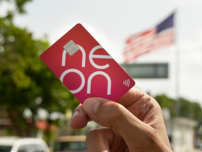 Neon will mit günstigen Auslandzahlungen Kunden anlocken.