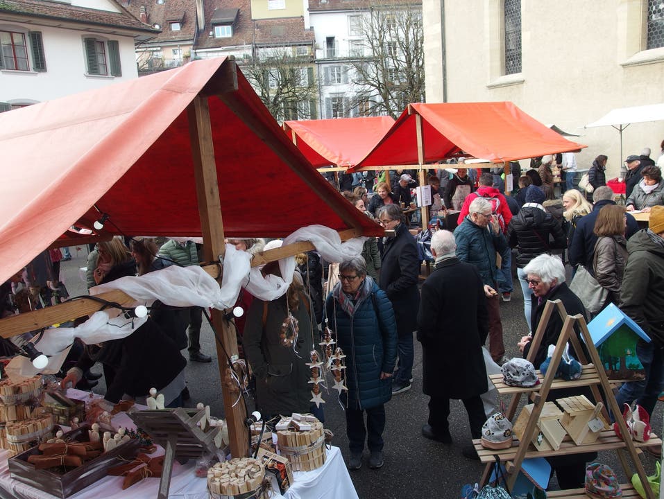 Badener Adventsmarkt auf dem Kirchplatz