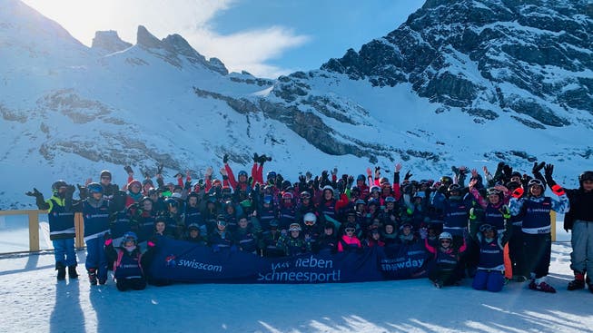 Diese Schülerinnen und Schüler nahmen an den «Swisscom Snow Days» teil.