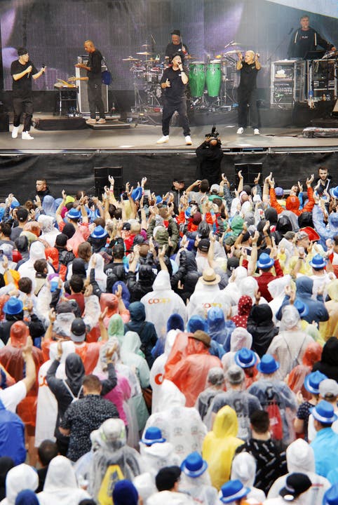  Die legendäre deutsche Rap-Combo "Die Fantastischen Vier" schlossen das Heitere Open Air 2019 bei Regen ab.