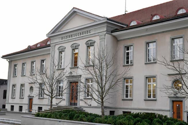 Das Bezirksgericht Bülach.