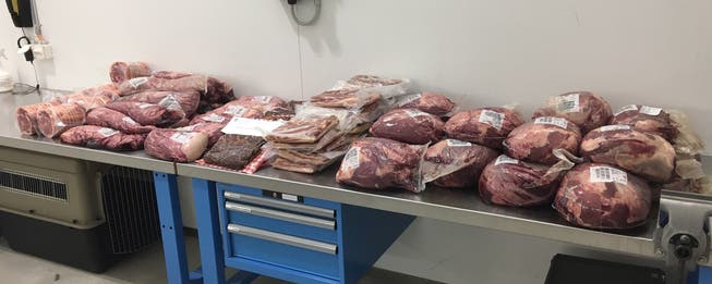 Diese Riesenmengen Fleisch wurden am Zoll in Kaiseraugst konfisziert.