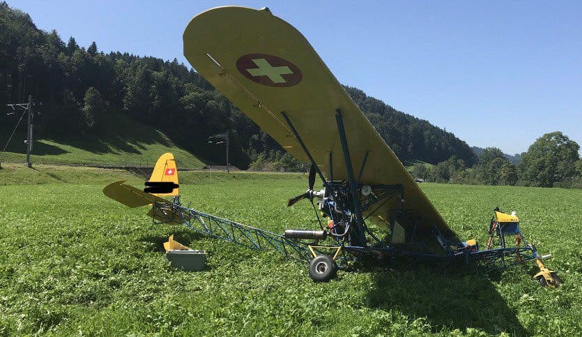 Bauma ZH, 25. August: Bei einer Notlandung eines Kleinflugzeugs am Sonntagvormittag in Bauma ist geringer Sachschaden an der Maschine entstanden.