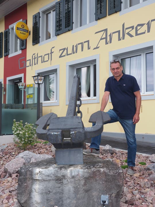 Mumpf, 8. Mai: «Anker»-Wirt Sepp Hohler kann nichts mehr erschüttern. Nachdem er ein schwieriges 2019 überstanden hatte, vermieste ihm der Teil-Lockdown das Frühlingsgeschäft.