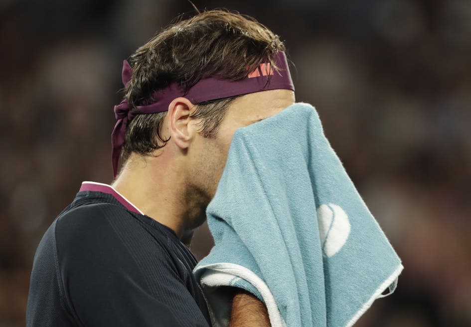 Schweiss abwischen – und weiter geht's für Federer.