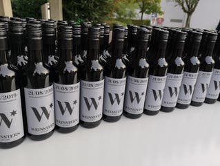 Weinstern AG So sieht der neue Wettinger Wein aus.