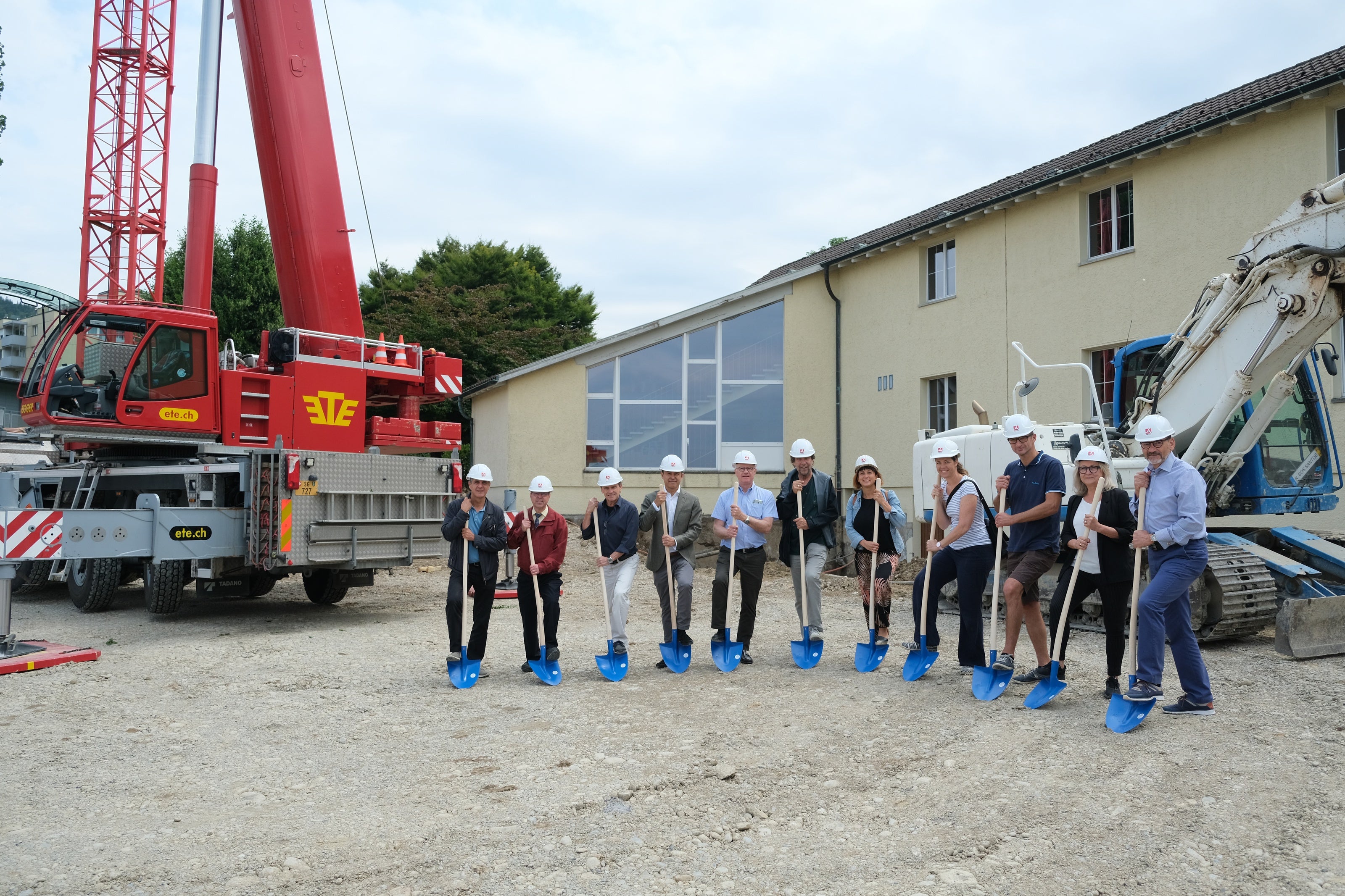 Bildstrecke - Spatenstich Schulhaus Büel A