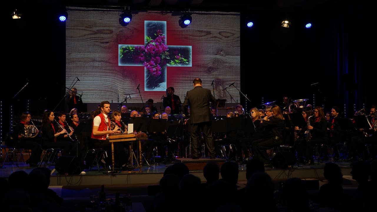 Das Urdorfer Blasorchester spielte am Samstagabend Lieder wie «Kiosk» von Polo Hofer oder «Heimweh» von Plüsch