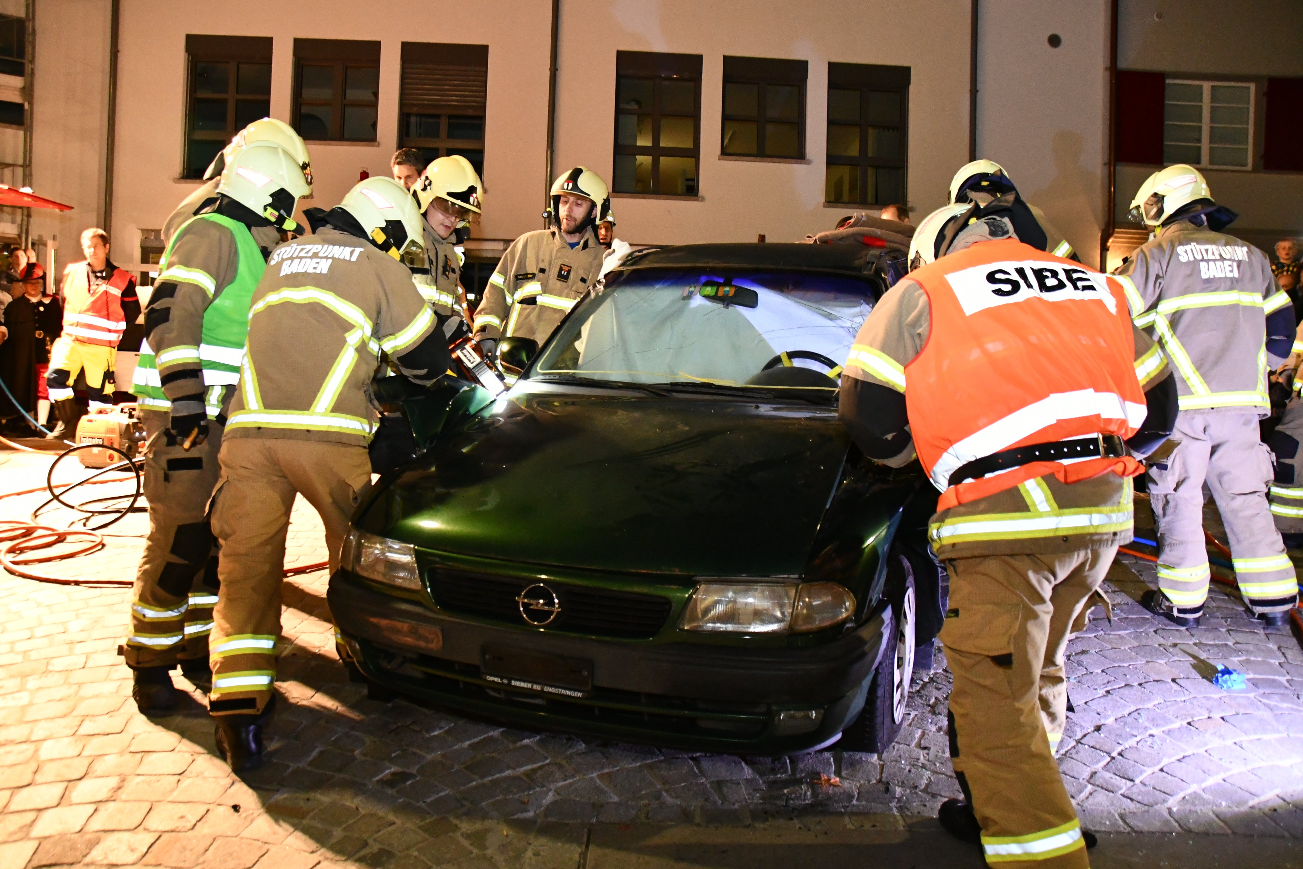 Baden - An Der Hauptübung Der Feuerwehr Gab Es Viel Action