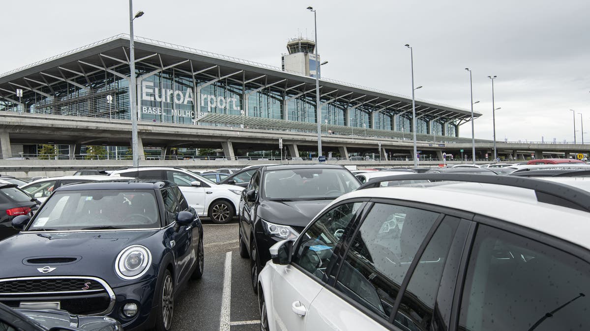 Parkieren Flughafen Basel Französische Seite www.thurgauerzeitung.ch