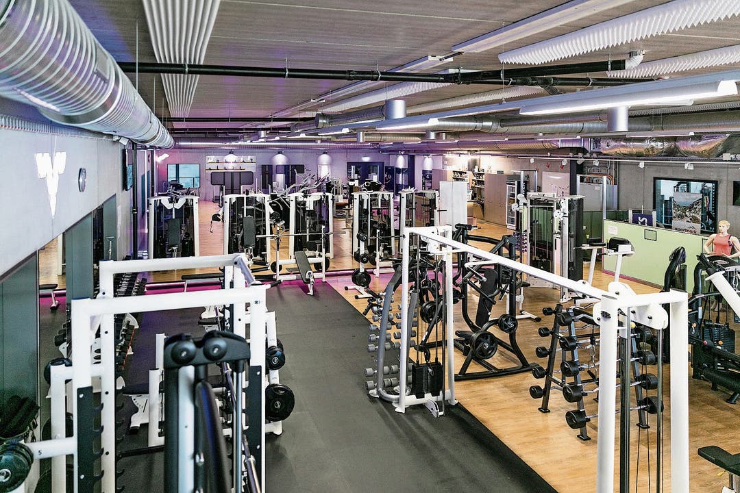 Niemand trainiert: Fitnesscenter «Fit4Life» im Freizeitzentrum «GoEasy» in Station Siggenthal.