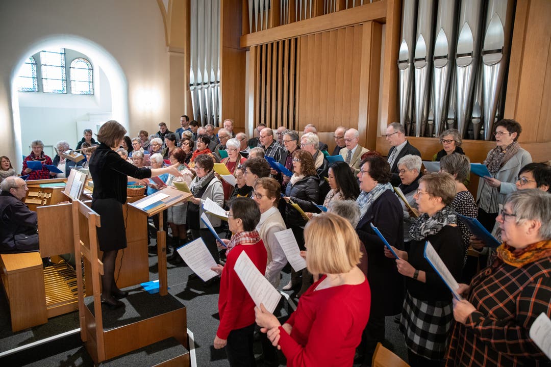  Der Gottesdienst wurde von den drei Kirchenchören aus Holderbank, Mümliswil und Ramiswil sowie Sängerinnen und Sänger aus allen Pfarreien mitgestaltet.