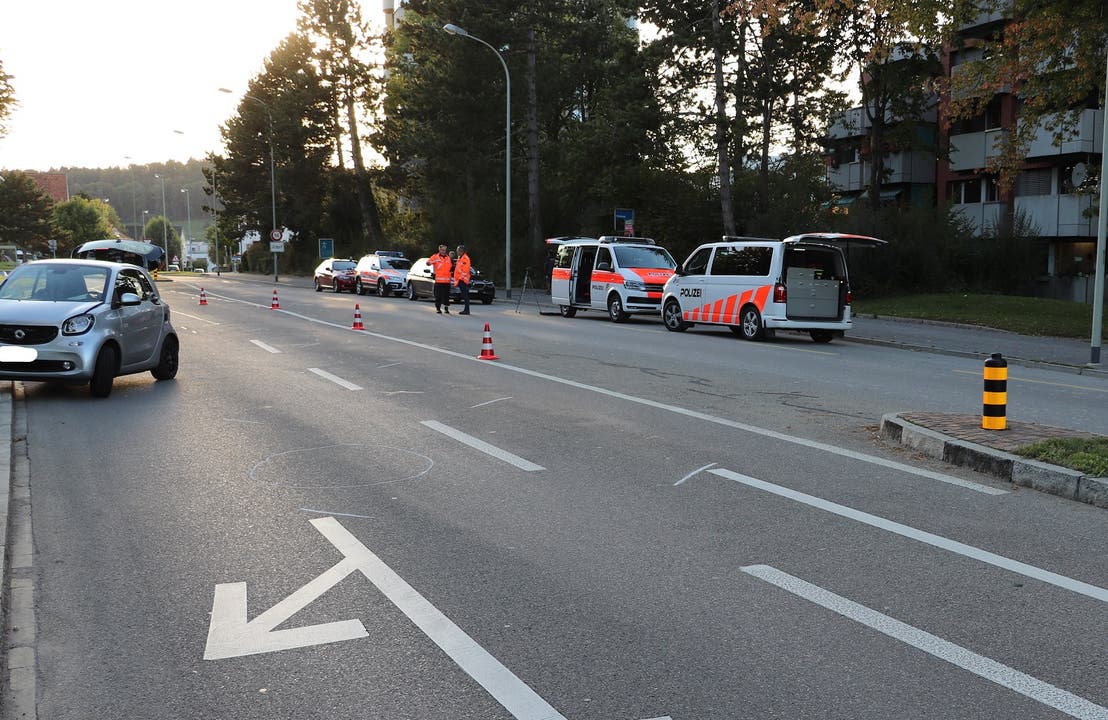 Urdorf ZH, 04. Oktober: Schülerin wurde von einem Personenwagen erfasst und auf die Strasse geschleudert.