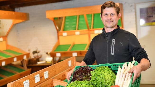 Sein Gemüse und die Früchte verkauft Roman Grob künftig nur noch an den Wochenmärkten in Olten und in seinen Hofläden in Lostorf und Winznau.