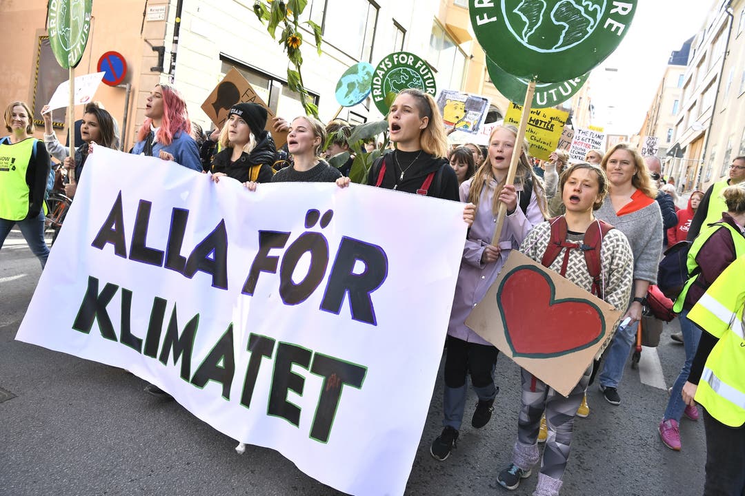 «Alle für das Klima», heisst es auf schwedisch auf diesem Plakat. (Claudio Bresciani/TT News Agency via AP, Stockholm)