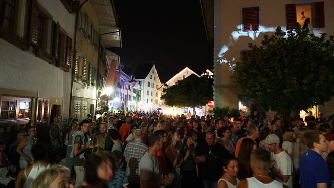 Das Gassenfest vor vier Jahren lockte zahlreiche Besucher in die Mellinger Altstadt.