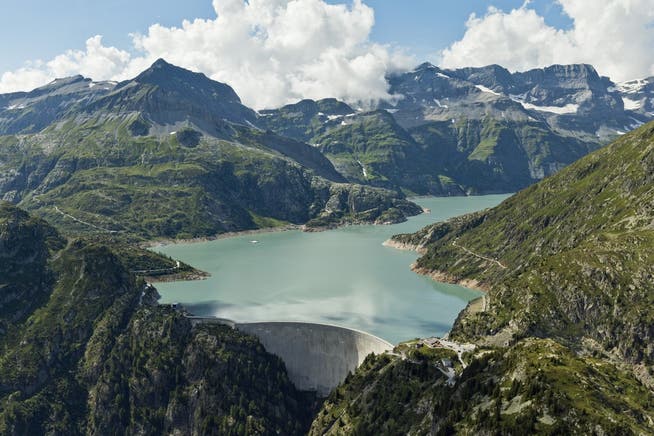 Der 1930 Meter hoch gelegene Stausee Emosson speist sich aus einem Teil des Wassers des Montblanc-Massivs.