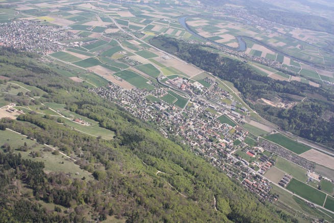 Luftbild der Region Pieterlen-Lengnau-Büren.