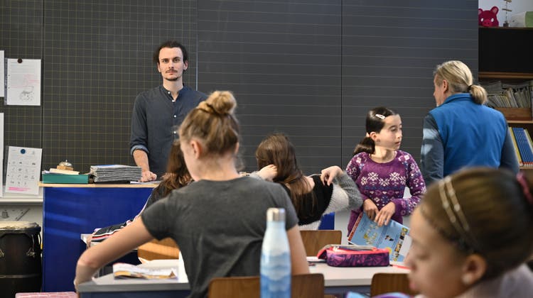 «Parlez-vous Deutsch?»: PH-Studenten aus La Chaux-de-Fonds unterrichten in Grenchen