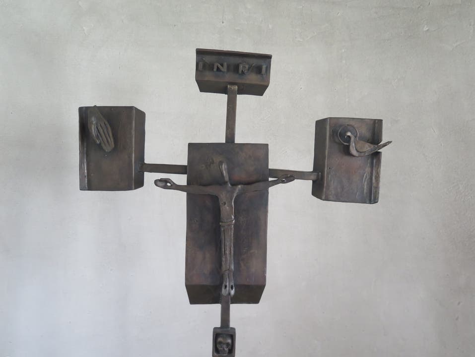 Das 1962 geschaffene Altarkreuz von Albert Schilling (1904-1987)