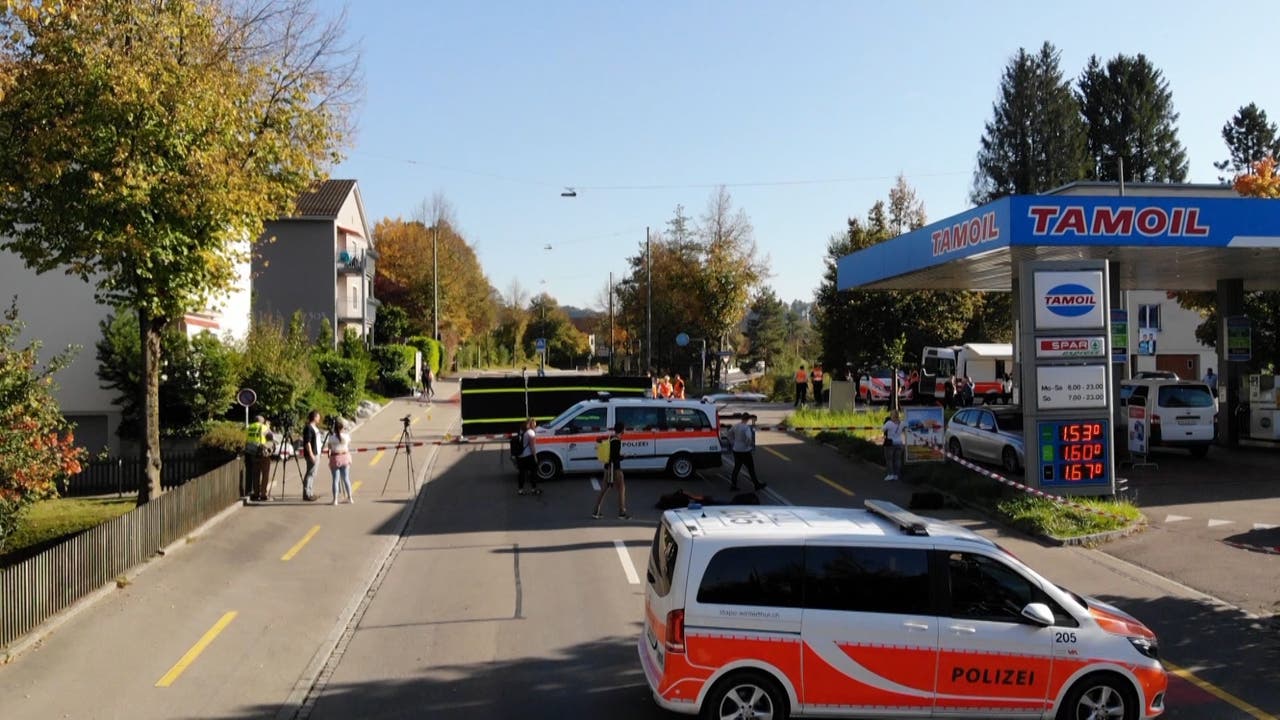 Winterthur ZH, 16. Oktober: Mann hatte versucht, auf der Flucht eine Strassensperre zu durchbrechen, und dabei die 39-jährige Polizistin angefahren.