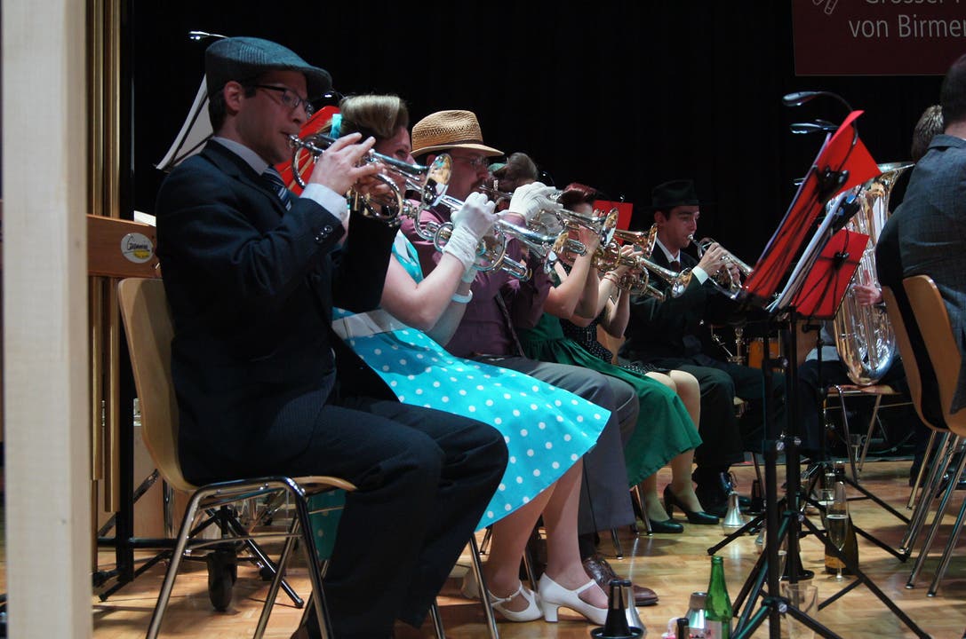 Brassband Berner Oberland. Kornette interpretieren den West Side Story Titel AMERICA.