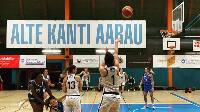 Die Aarauerinnen des BC Alte Kanti Aarau gewinnen das letzte Heimspiel des Jahres.