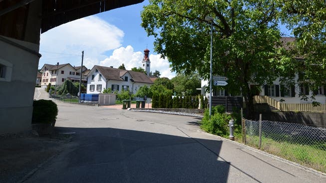 Fast alle Quartierstrassen im Niederwiler Unterdorf sollen noch dieses Jahr zur Tempo-30-Zone werden. Christian Breitschmid