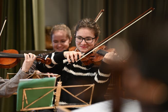 Aline Wyss anlässlich einer Probe des Stadtorchesters Grenchen für die Konzerte am Samstag und Sonntag.