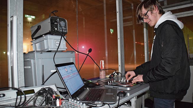 Seit drei Jahren verantwortlich für die Musik in der Eisdisco: DJ J.S.B. aus Fischbach-Göslikon.
