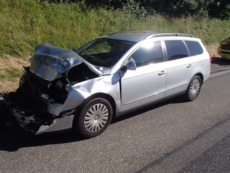 Hunzenschwil AG, 10. Juli: Ein Auffahrunfall führte auf der A1 vor dem Anschluss Aarau-Ost zu Verkehrsbehinderungen und mehreren Kilometern Rückstau. Drei Personen zogen sich leichte Verletzungen zu.