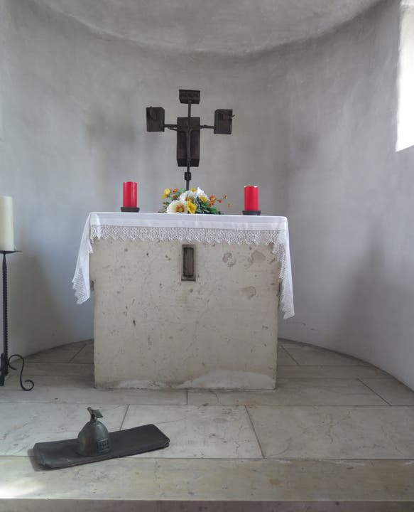 Der Altar der Dreifaltigkeitskapelle wurde 1962 neu gestaltet. Der alte Altartisch ist verschwunden.