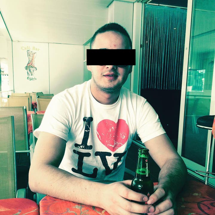 Es handelt sich um einen 28-jährigen Kroaten aus Unterentfelden. (Zum Bild: Hier trägt er eine grosse Sonnenbrille.)