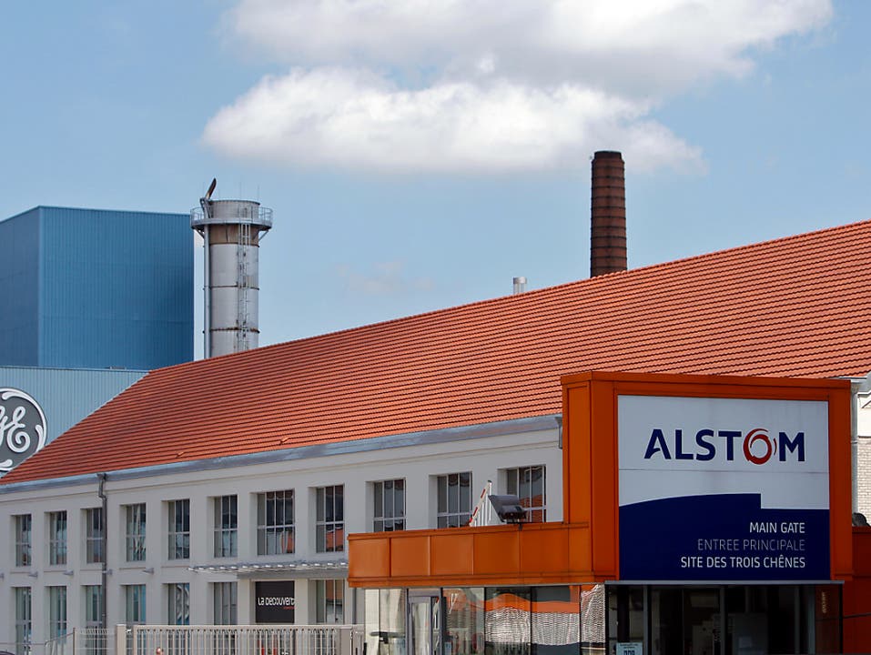 Alstom- und General-Electric-Fabriken im französischen Belfort: 2015 musste GE die französischen und europäischen Behörden in einer Anhörung davon überzeugen, dass die Übernahme zu genehmigen ist (Archivbild)