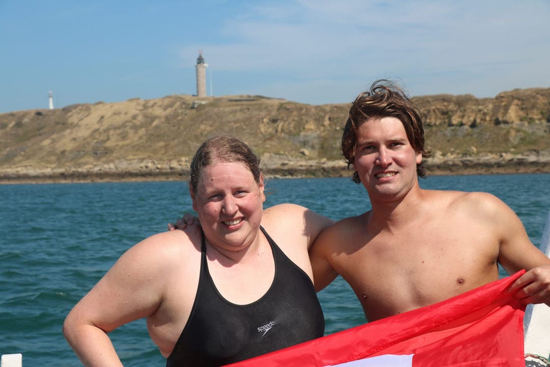 Andrea Gisiger und Romano Mombelli schwimmen als Team von England nach Frankreich