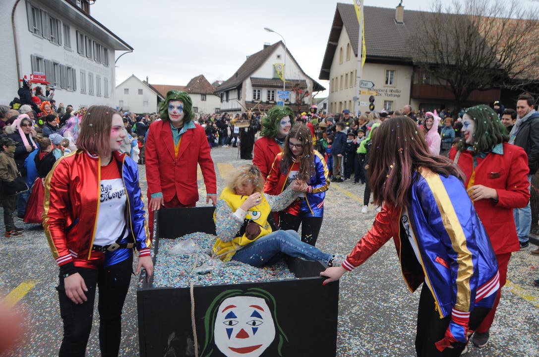 18 – Mehlsuppeschlürfer Würenlingen - Nach 20 Johr ziehnd mer de Joker.